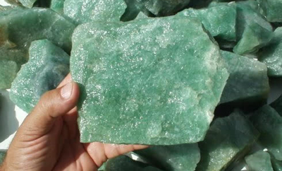 机构布局新能源汽车 看好上游锂矿资源.jpg