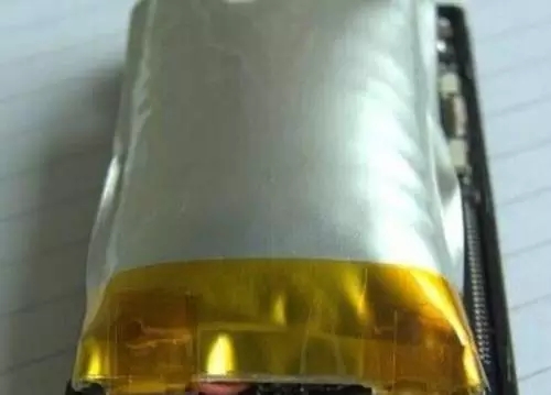 开卖不到一个月，iPhone 8已经“十连裂”，罪魁祸首是它？