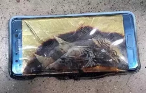 开卖不到一个月，iPhone 8已经“十连裂”，罪魁祸首是它？