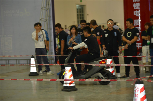 第二届海口新能源车展圆满闭幕，3.2万人次观展，现场成交4.5亿元