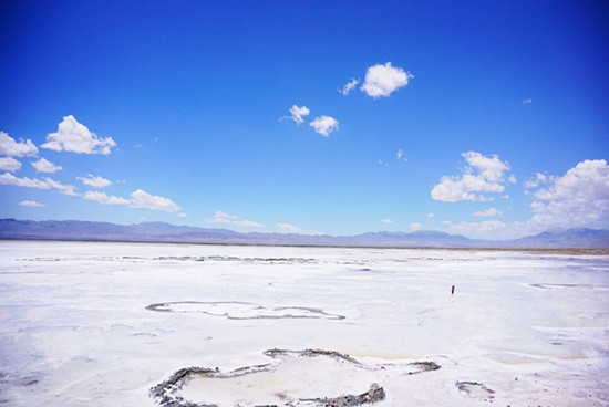 比亚迪：青海盐湖碳酸锂项目已备案 总投资48.49亿元
