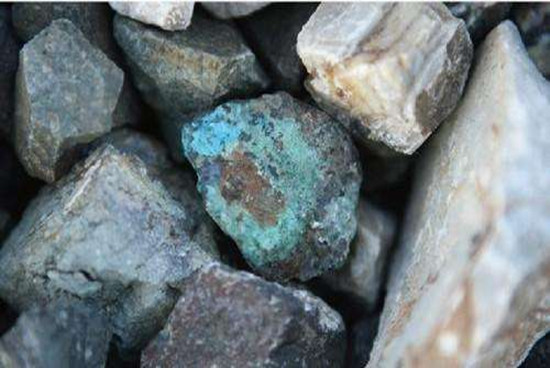 钴价一年上涨130%仍未歇 三元锂电池很受伤