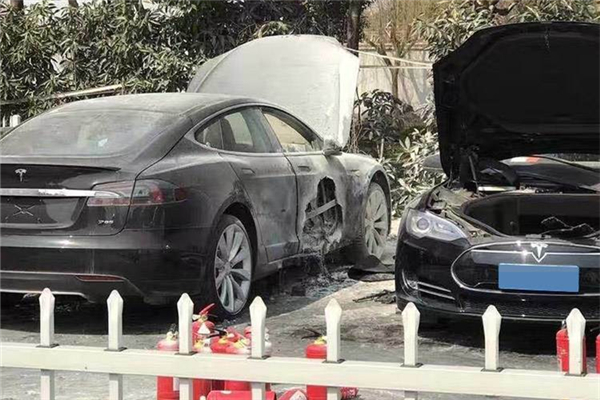 杨裕生院士谈纯电动汽车:现有发展路线导致频繁自燃 杨裕生院士谈纯电动汽车:现有发展路线导致频繁自燃