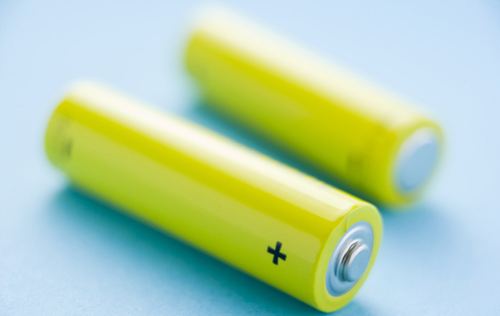 2019年电池企业新产品布阵 探路磷酸铁锂电池极限