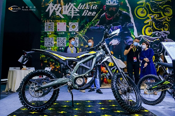 电池技术引领新赛道 孚能科技携合作伙伴新品亮相摩博会