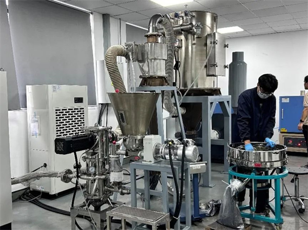 聚烽新能源：公司千吨级钠离子电池正极材料四季度量产