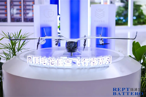 破局 eVTOL 电池难题 瑞浦兰钧推出问顶 ®50Ah三元电池