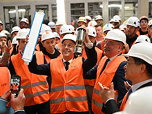在法国造电池不可能？马克龙手捧远景动力电池点赞