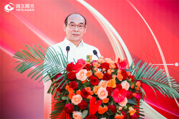 逸飞激光锂电激光智造装备总部基地项目封顶