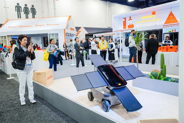 CES 2026:华宝新能发布“光储+机器人”家庭全域自主能源网络战略 CES 2026:华宝新能发布“光储+机器人”家庭全域自主能源网络战略