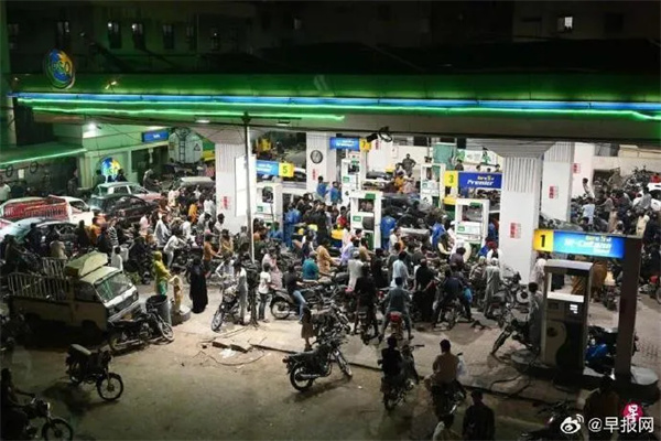 原油风暴冲击亚洲民生底端：燃油两轮车承压，“油改电”加速