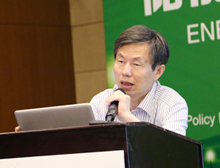 华北电力大学能源与电力经济研究咨询中心主任曾鸣作主题演讲